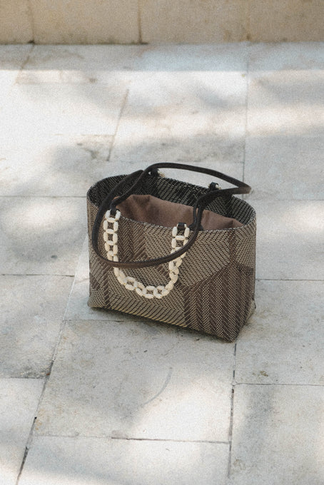 arawaraw tote in chocolate - preorder